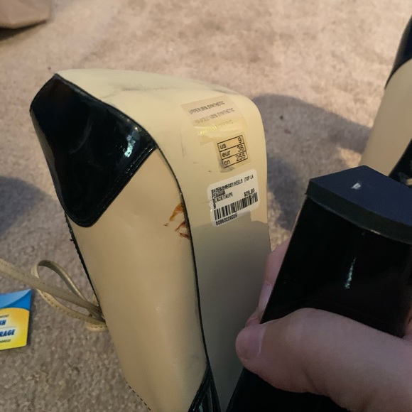 Twenty One Penguin Heels - Picture 7 of 9